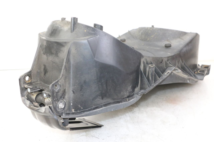 photo de SEAT STORAGE BOX YAMAHA X-MAX XMAX ABS 250 (2010 - 2014) - Technical close-up