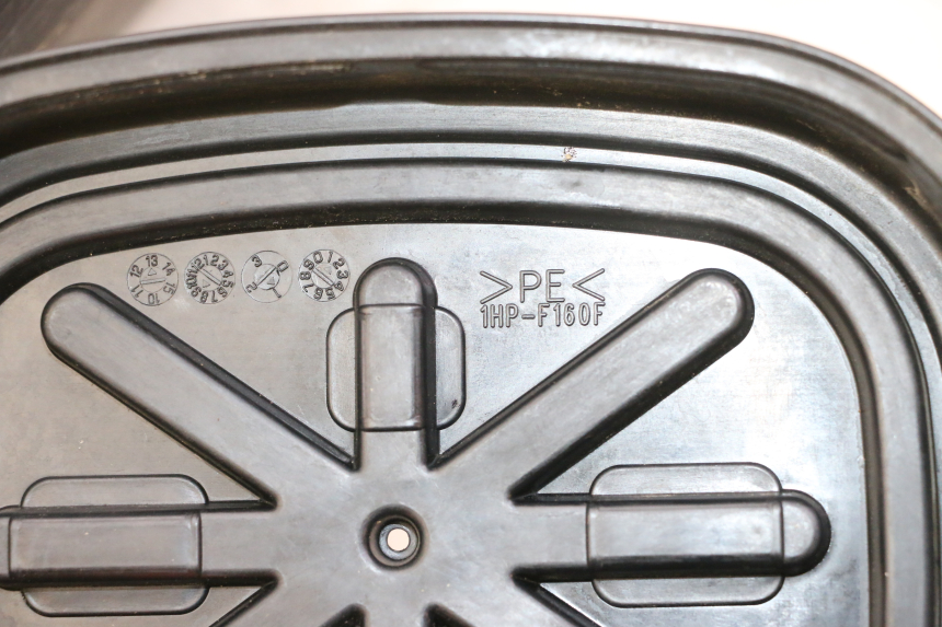 photo de UNDERSEAT STORAGE YAMAHA YFM GRIZZLY 550 (2008 - 2015) - Alternative perspective