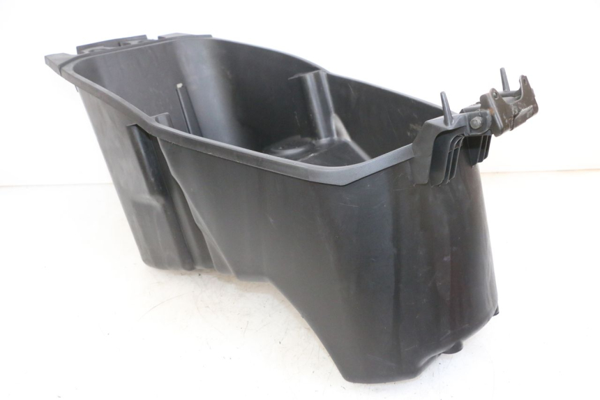 photo de UNDERSEAT STORAGE YAMAHA YP MAJESTY 125 (2002 - 2006) - Product overview