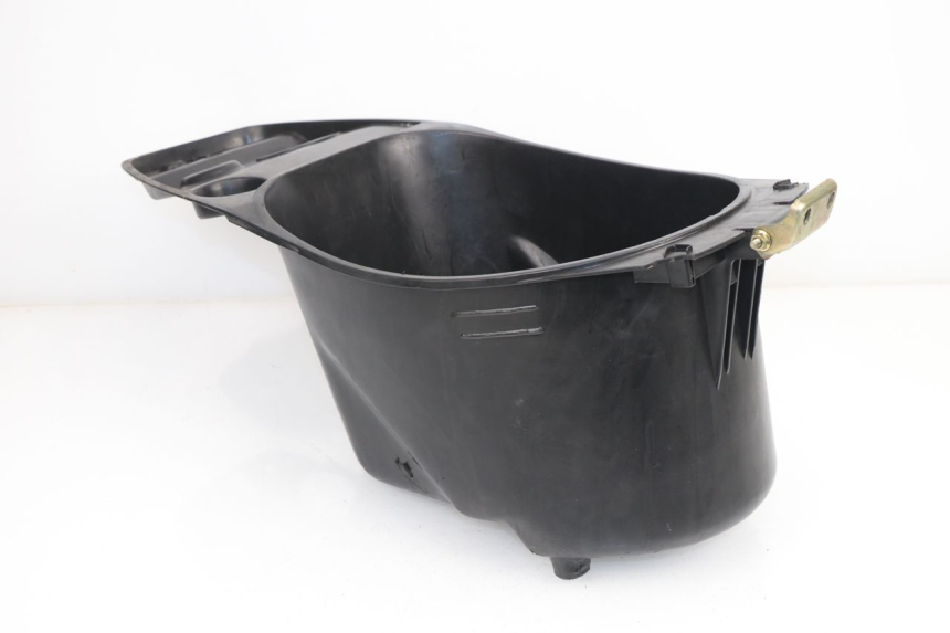 photo de UNDERSEAT STORAGE YIYING YY T POWER MAX 125 (2006 - 2016) - Technical close-up