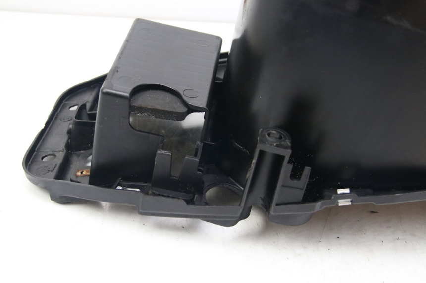 photo de SEAT STORAGE BOX PIAGGIO ZIP 2T 50 (2009 - 2019) - Additional view of the item