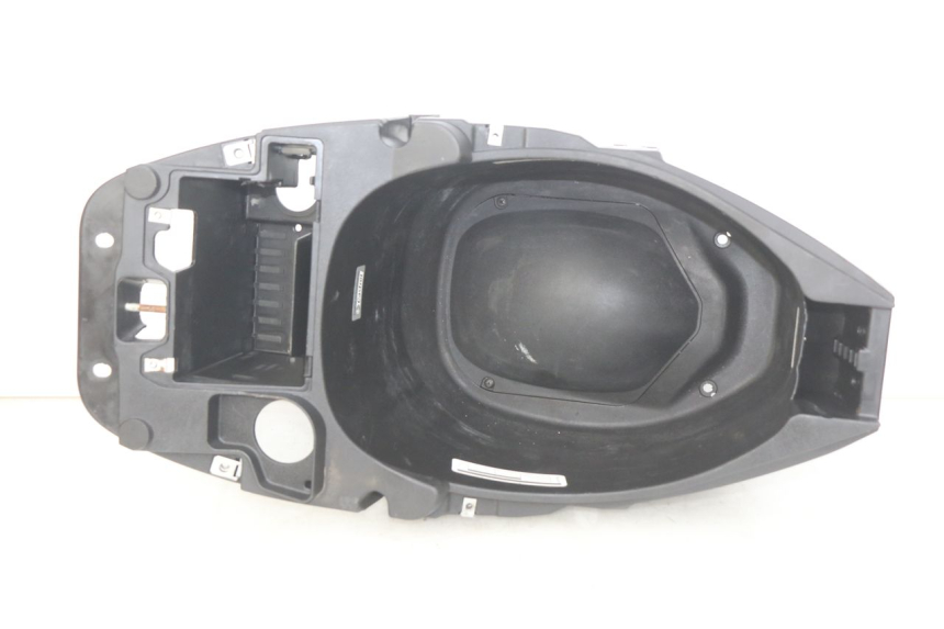 photo de SEAT STORAGE BOX PIAGGIO ZIP 4T 50 (2018 - 2020) - Technical close-up