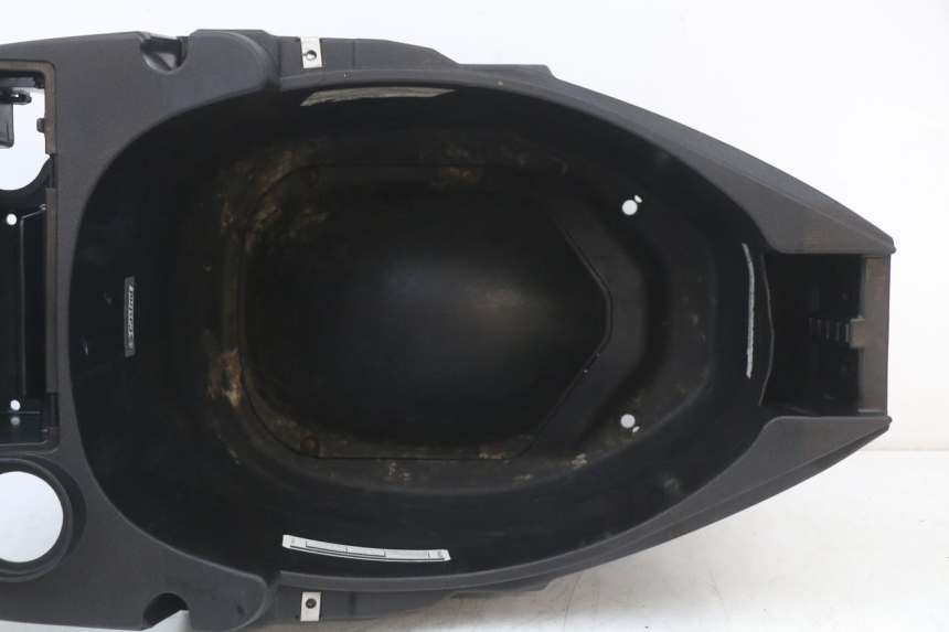 photo de SEAT STORAGE BOX PIAGGIO ZIP 4T 50 (2018 - 2020) - Technical close-up