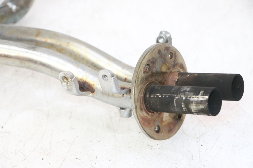 photo de EXHAUST MANIFOLD HYOSUNG GV AQUILA 125 (2000 - 2009) - Fixing points details