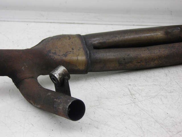 photo de EXHAUST PIPE TRIUMPH TROPHY 1200 (1996 - 2003) - Surface and material condition