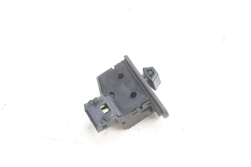 photo de TURN SIGNAL SWITCH APRILIA ATLANTIC S 125 (2010 - 2013) - Zoom on usage condition