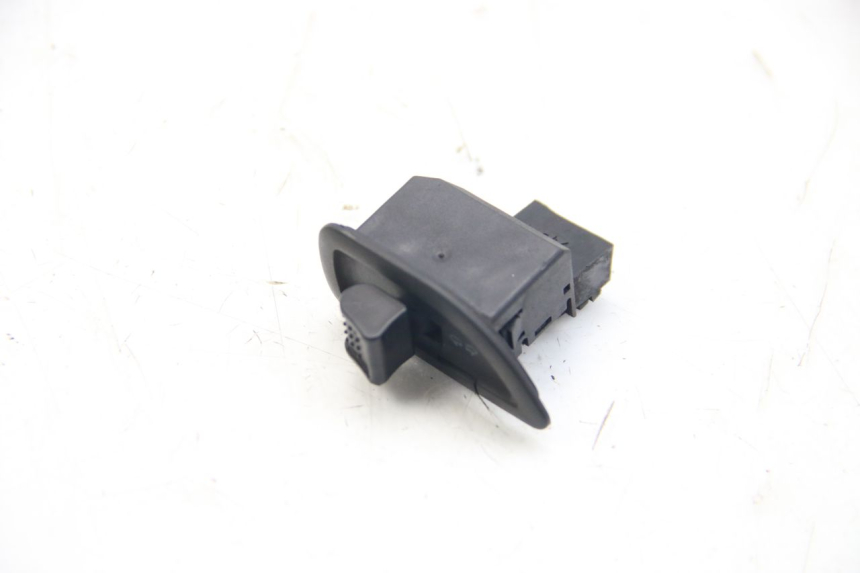 photo de TURN SIGNAL SWITCH PIAGGIO BEVERLY 125 (2010 - 2015) - Main view