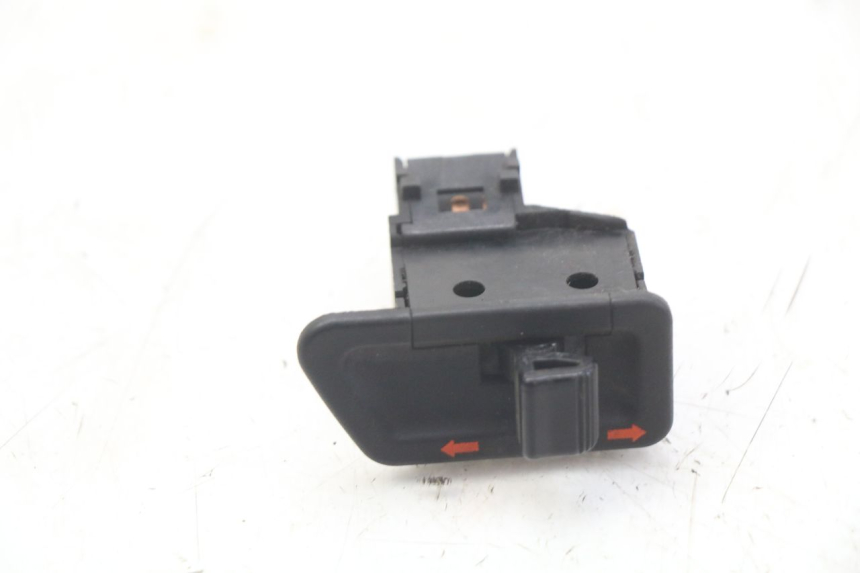 photo de TURN SIGNAL SWITCH HONDA FES PANTHEON 2T 125 (1998 - 2002) - Main view