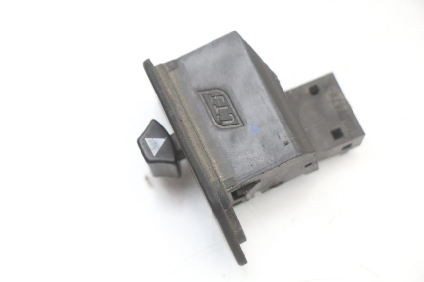 photo de TURN SIGNAL SWITCH SYM FIDDLE 2 50 (2008 - 2013) - Zoom on usage condition