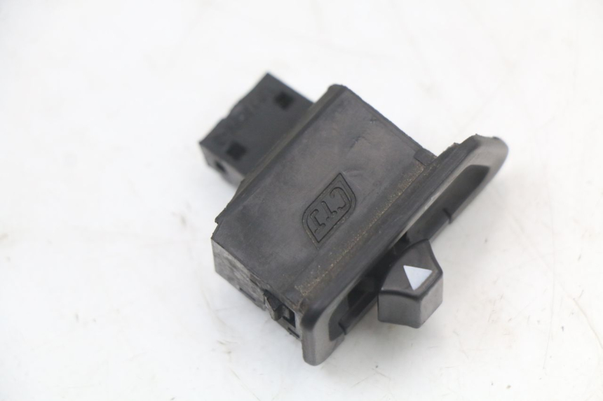 photo de TURN SIGNAL SWITCH SYM FIDDLE 3 III 50 (2014 - 2020) - Zoom on usage condition