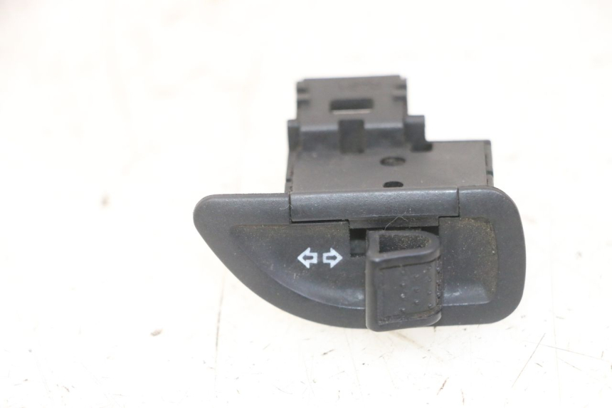 photo de TURN SIGNAL SWITCH PIAGGIO IE MP3 YOURBAN 300 (2011 - 2016) - Main view