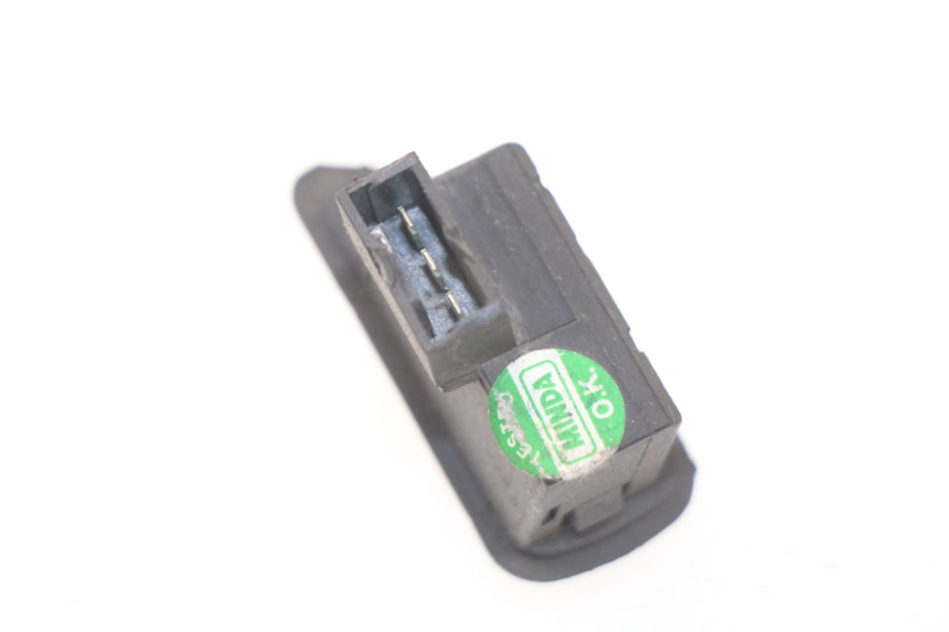 photo de TURN SIGNAL SWITCH PIAGGIO LIBERTY 4T 50 (2004 - 2008) - Zoom on usage condition