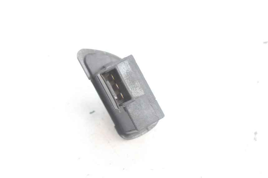 photo de TURN SIGNAL SWITCH PIAGGIO LIBERTY IGET 4T 50 (2021 - 2025) - Alternative perspective