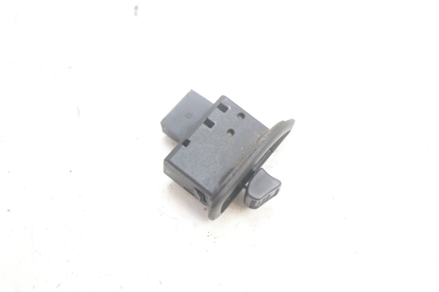 photo de TURN SIGNAL SWITCH PIAGGIO LIBERTY 125 (1998 - 2008) - Component detail