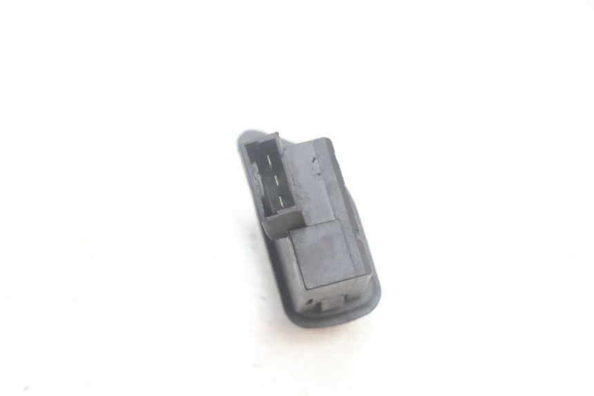 photo de TURN SIGNAL SWITCH PIAGGIO LIBERTY 125 (1998 - 2008) - Alternative perspective