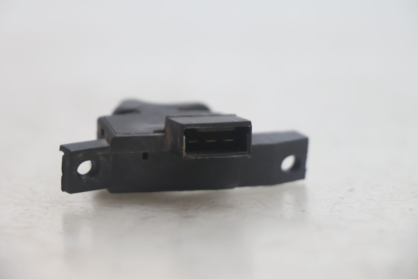 photo de TURN SIGNAL SWITCH PIAGGIO LIBERTY 50 (1998 - 2003) - Alternative perspective
