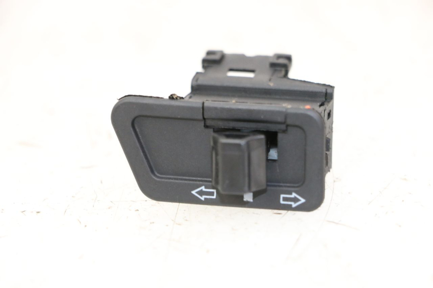 photo de TURN SIGNAL SWITCH LONGJIA SHARPY 125 (2020 - 2024) - Main view