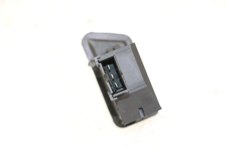 photo de TURN SIGNAL SWITCH LONGJIA SHARPY 125 (2020 - 2024) - Zoom on usage condition