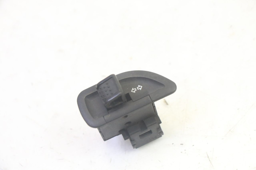 photo de TURN SIGNAL SWITCH PIAGGIO MP3 HPE 350 (2018 - 2020) - Main view