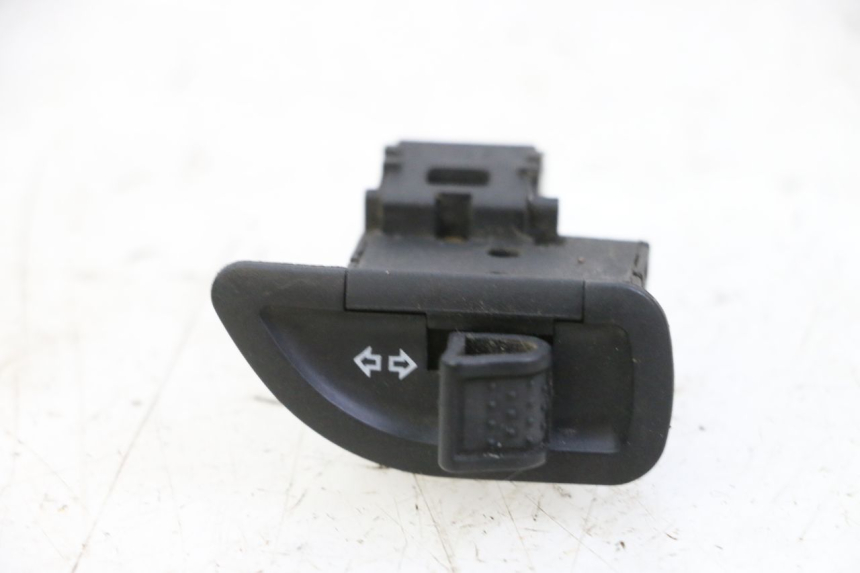 photo de TURN SIGNAL SWITCH PIAGGIO MP3 500 (2014 - 2017) - Main view