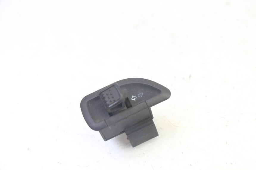 photo de TURN SIGNAL SWITCH PIAGGIO MP3 RL 250 (2006 - 2010) - Main view