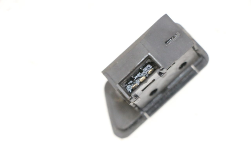 photo de TURN SIGNAL SWITCH YAMAHA NEO'S NEOS 2T 50 (1998 - 2007) - Zoom on usage condition