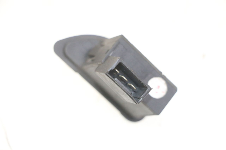 photo de TURN SIGNAL SWITCH PIAGGIO NEW TYPHOON 50 (2018 - 2021) - Zoom on usage condition