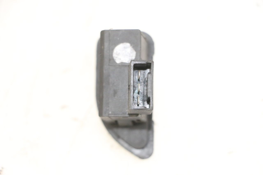 photo de TURN SIGNAL SWITCH PIAGGIO NEW TYPHOON 50 (2018 - 2021) - Zoom on usage condition