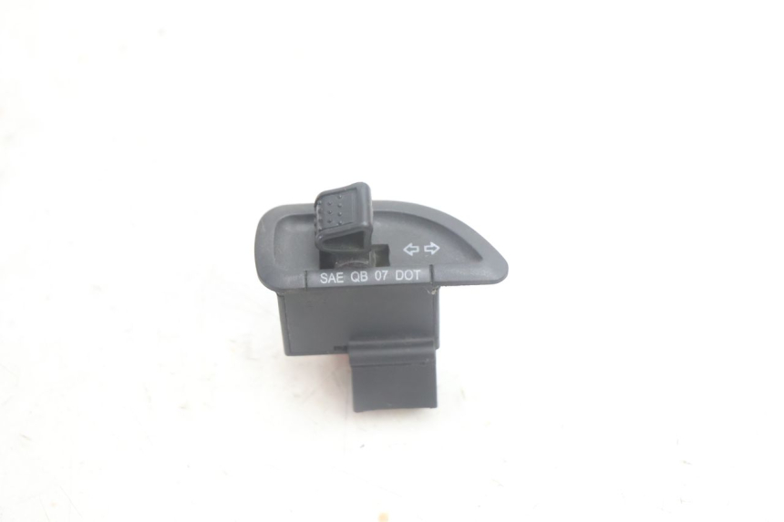 photo de TURN SIGNAL SWITCH PIAGGIO NEW TYPHOON 50 (2018 - 2021) - Main view