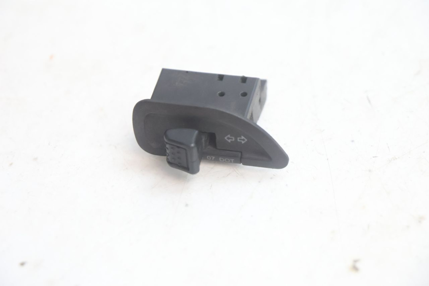 photo de TURN SIGNAL SWITCH PIAGGIO NEW TYPHOON 50 (2018 - 2021) - Component detail