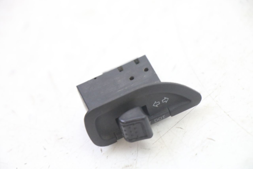 photo de TURN SIGNAL SWITCH PIAGGIO NRG POWER PUREJET 50 (2018 - 2021) - Component detail
