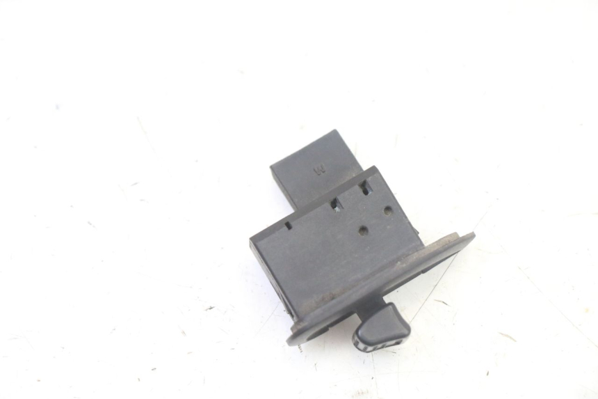 photo de TURN SIGNAL SWITCH PIAGGIO NRG POWER PUREJET 50 (2018 - 2021) - Zoom on usage condition