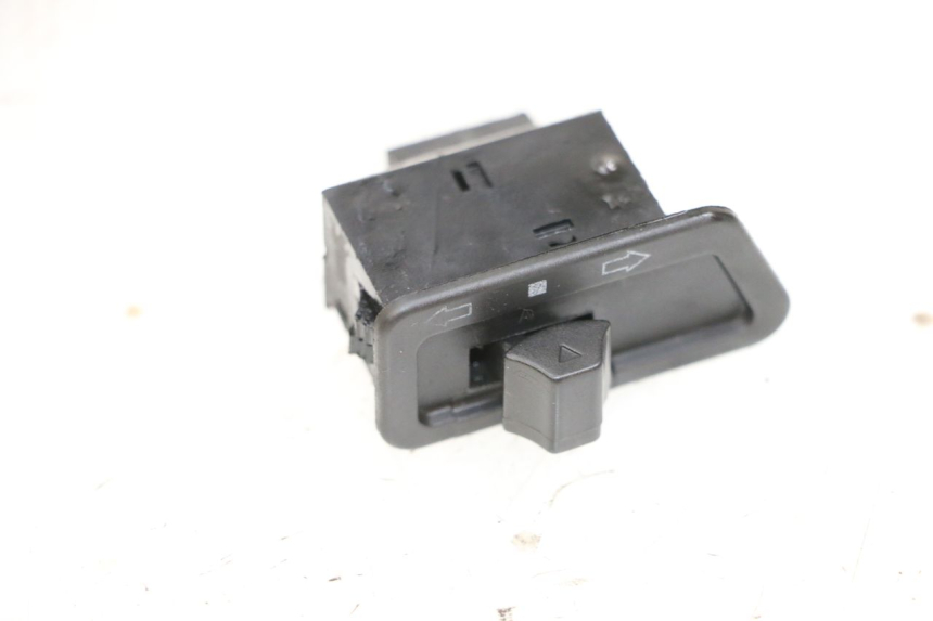 photo de TURN SIGNAL SWITCH JM MOTORS OLDIES GT 4T 50 (2018 - 2025) - Alternative perspective