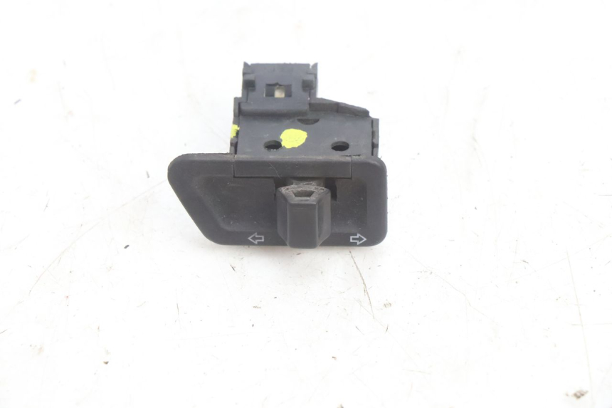 photo de TURN SIGNAL SWITCH SYM ORBIT 2 4T 50 (2008 - 2017) - Main view