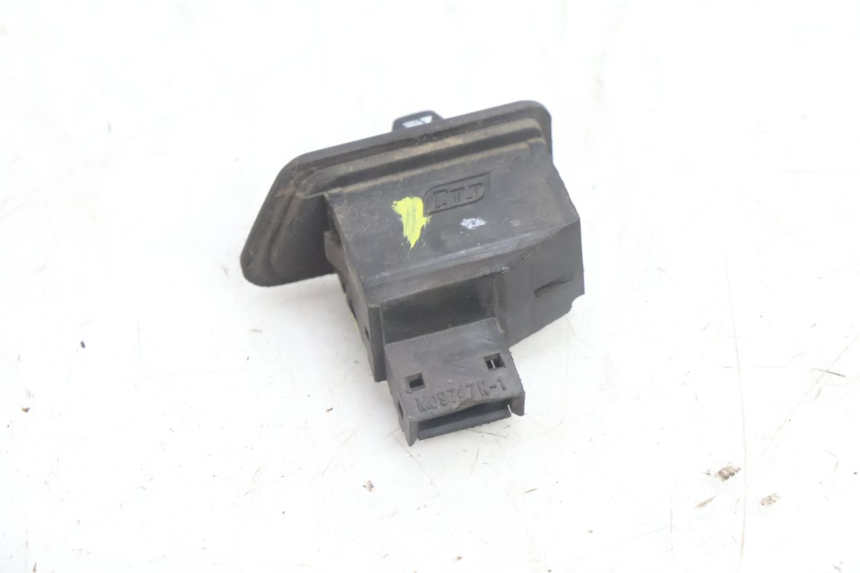 photo de TURN SIGNAL SWITCH SYM ORBIT 2 4T 50 (2008 - 2017) - Zoom on usage condition