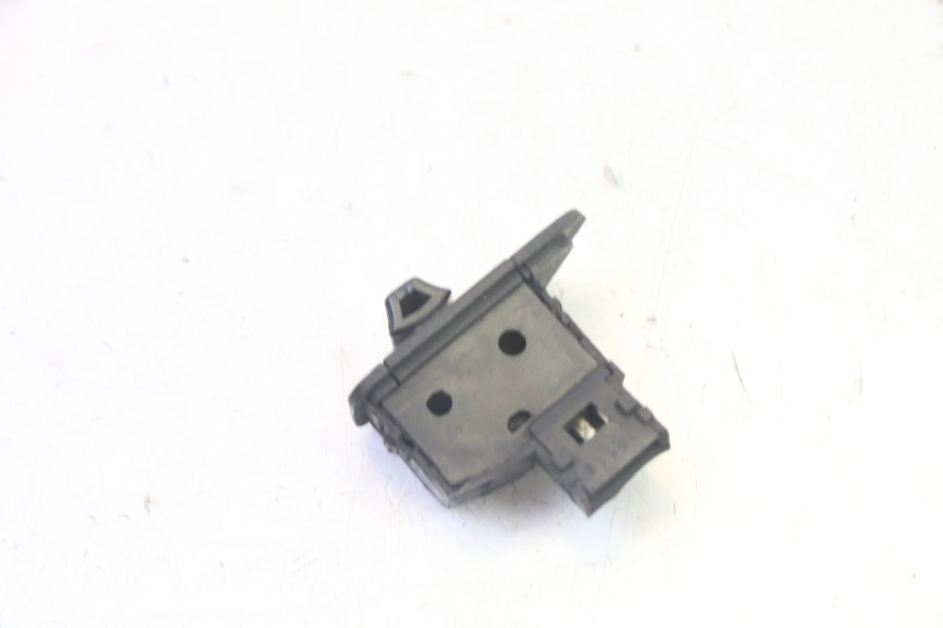 photo de TURN SIGNAL SWITCH SYM ORBIT III 3 4T 50 (2021 - 2025) - Zoom on usage condition