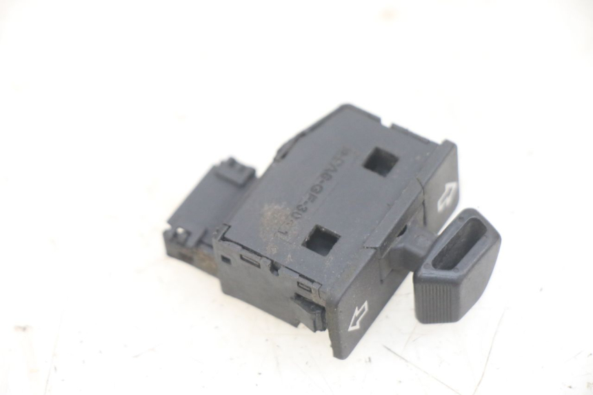 photo de TURN SIGNAL SWITCH HONDA PCX (JF28) 125 (2009 - 2011) - Component detail