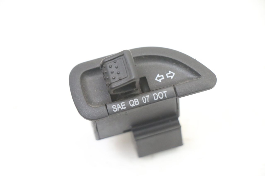 photo de TURN SIGNAL SWITCH PIAGGIO NRG POWER PUREJET 50 (2018 - 2021) - Main view