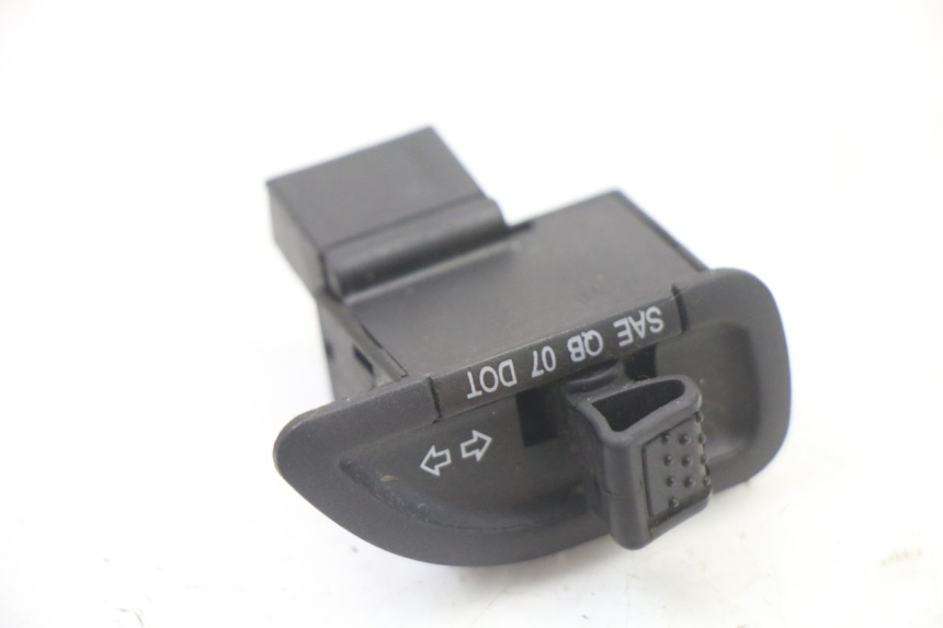 photo de TURN SIGNAL SWITCH PIAGGIO NRG POWER PUREJET 50 (2018 - 2021) - Component detail