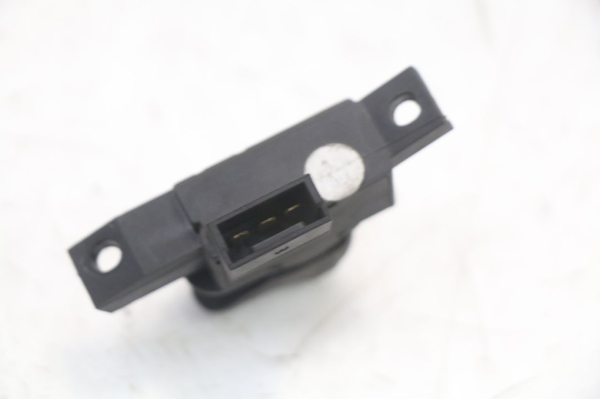photo de TURN SIGNAL SWITCH PIAGGIO VESPA LX 2T 50 (2005 - 2013) - Alternative perspective