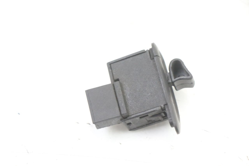 photo de TURN SIGNAL SWITCH PIAGGIO ZIP 2T 50 (2009 - 2019) - Zoom on usage condition