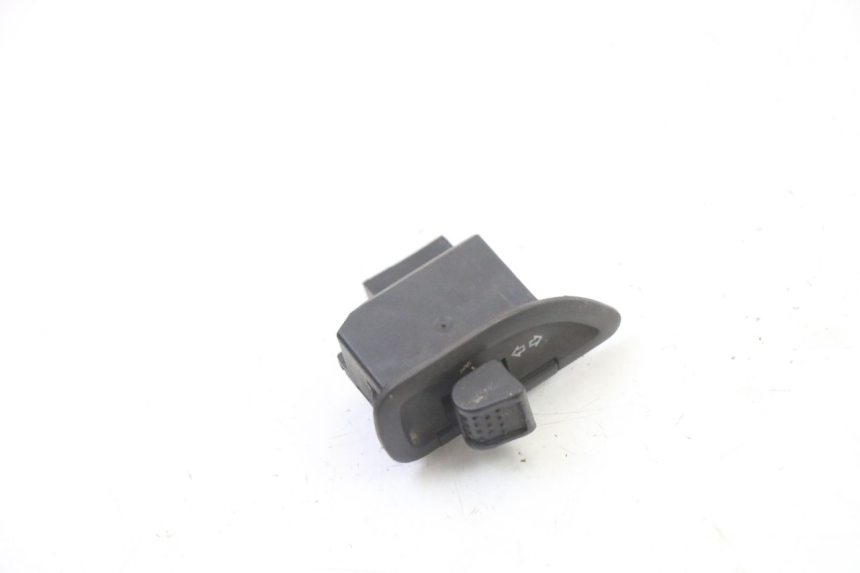 photo de TURN SIGNAL SWITCH GILERA RUNNER SL 50 (2006 - 2009) - Component detail