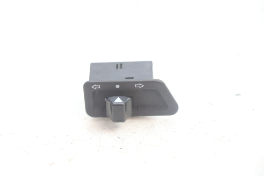 photo de TURN SIGNAL SWITCH JM MOTORS SANTANA EVO 50 (2024 - 2026) - Main view