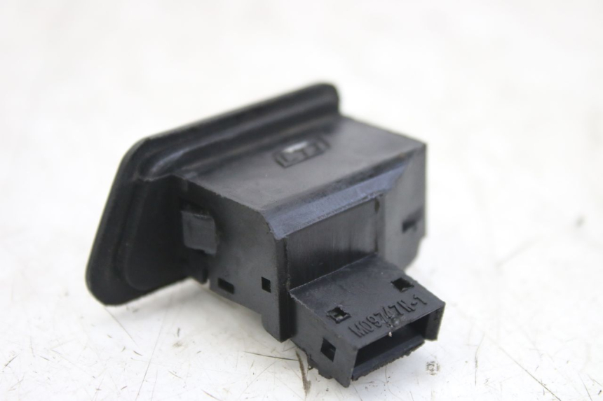 photo de TURN SIGNAL SWITCH PEUGEOT TWEET 4T 50 (2010 - 2014) - Component detail