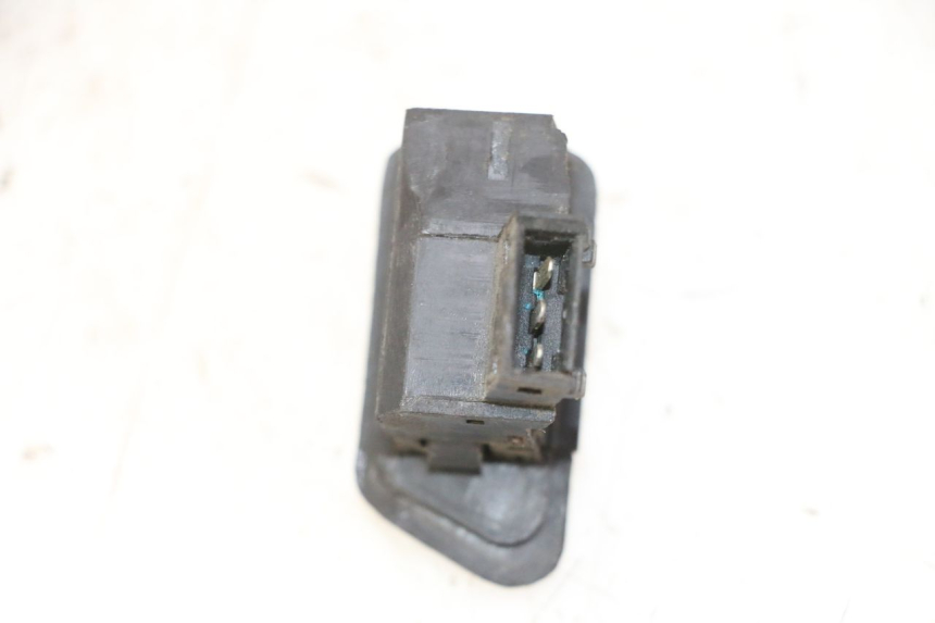 photo de TURN SIGNAL SWITCH PEUGEOT TWEET 4T 50 (2018 - 2022) - Zoom on usage condition