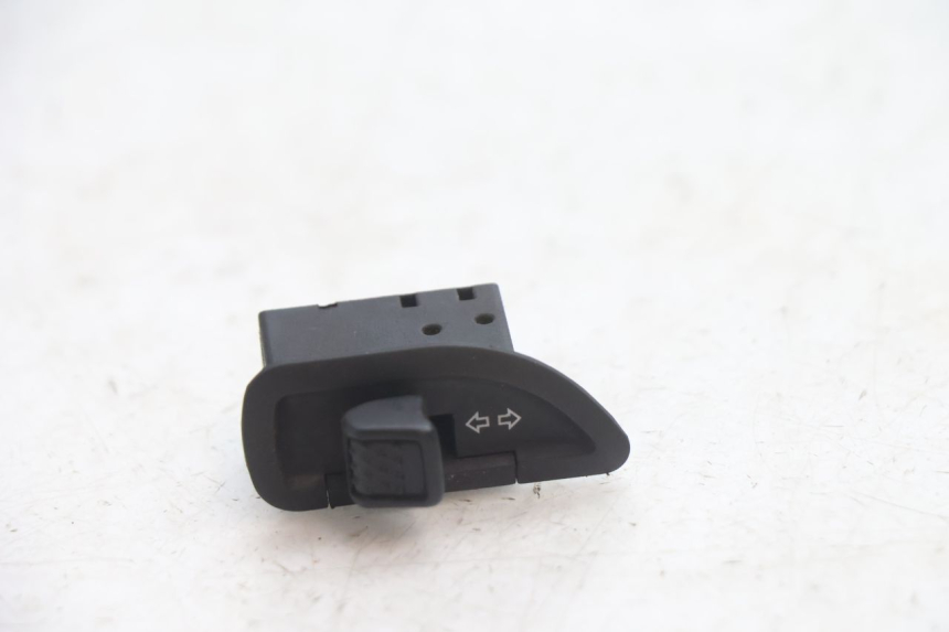 photo de TURN SIGNAL SWITCH PIAGGIO TYPHOON 50 (2000 - 2009) - Main view