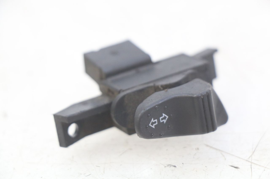 photo de TURN SIGNAL SWITCH PIAGGIO VESPA LX 2T 50 (2005 - 2013) - Main view