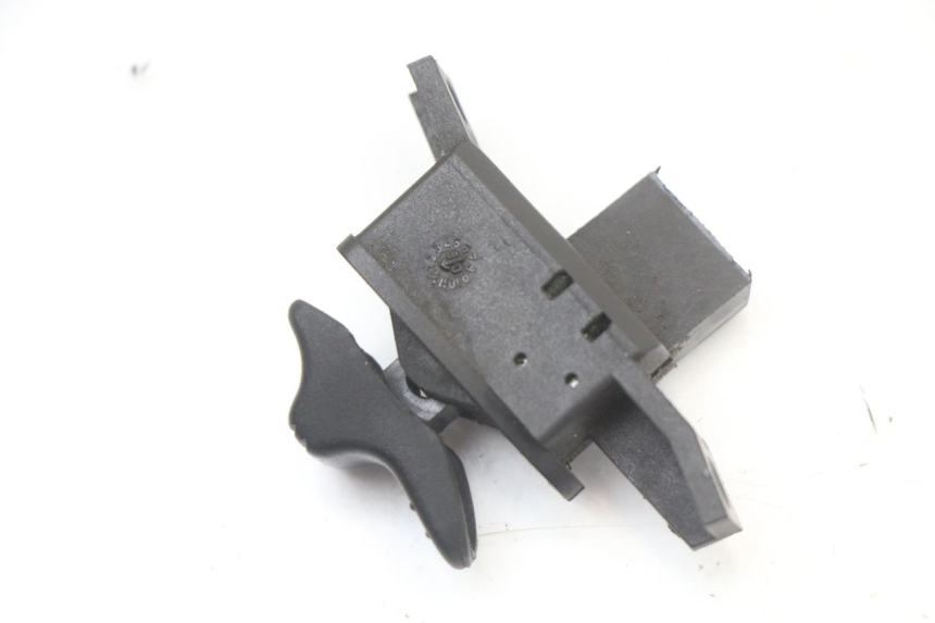 photo de TURN SIGNAL SWITCH PIAGGIO VESPA LX 125 (2005 - 2010) - Alternative perspective