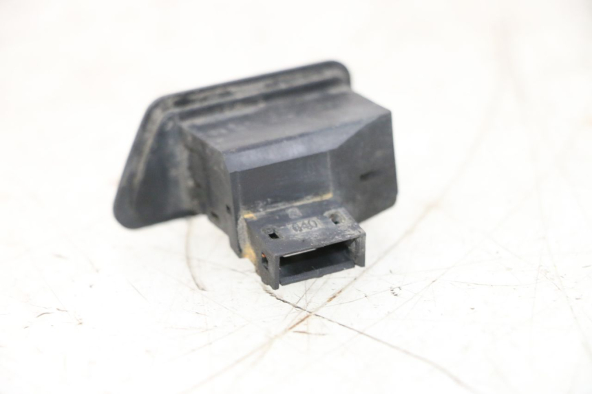 photo de TURN SIGNAL SWITCH YAMAHA XMAX X-MAX 125 (2006 - 2009) - Alternative perspective