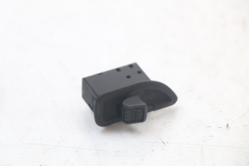 photo de TURN SIGNAL SWITCH PIAGGIO XEVO - X EVO 125 (2007 - 2017) - Main view